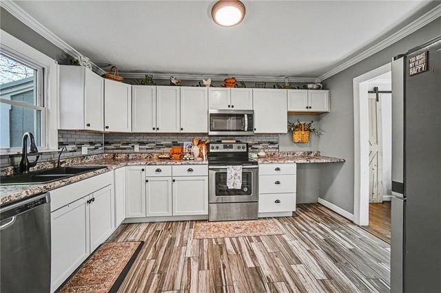 1209 N 8th Street, Lansing, KS 66043