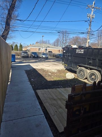 8304 S Kedzie Avenue Rear, Chicago, IL 60652