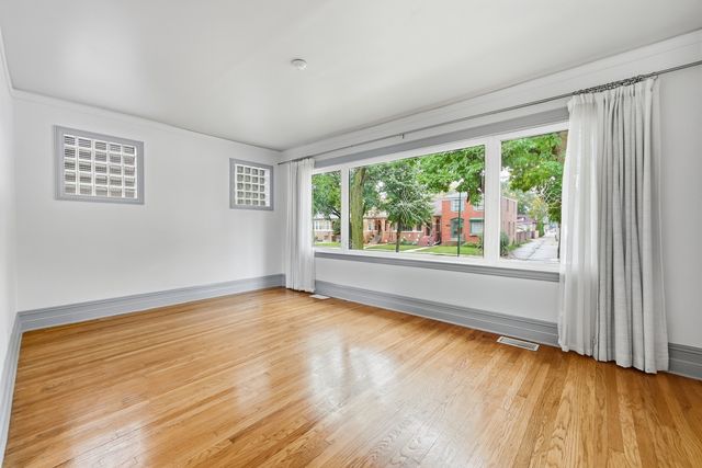 5455 N Lieb Avenue, Chicago, IL 60630