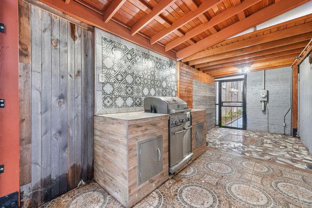 5455 N Lieb Avenue, Chicago, IL 60630