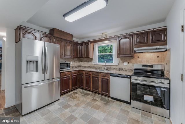 12801 ROCKWOOD LN, Woodbridge, VA 22192