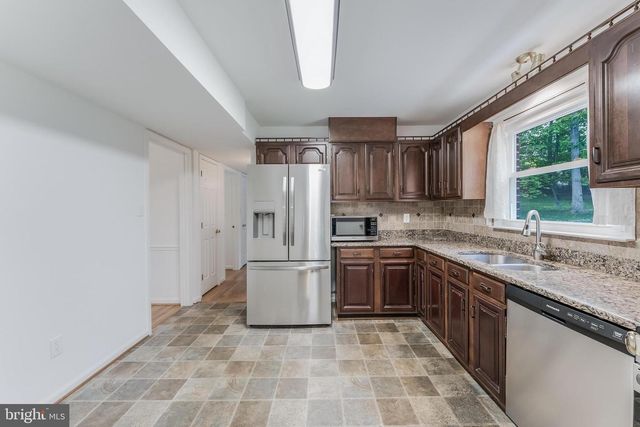 12801 ROCKWOOD LN, Woodbridge, VA 22192