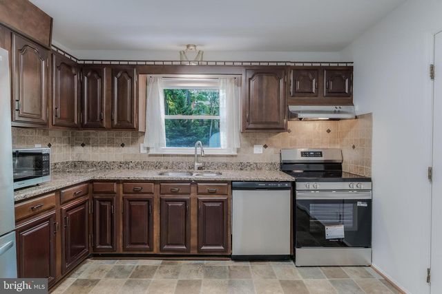 12801 ROCKWOOD LN, Woodbridge, VA 22192