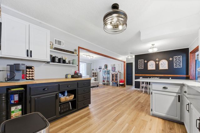 121 Western Ave, Haysville, KS 67060