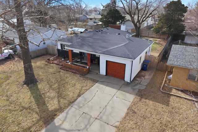 121 Western Ave, Haysville, KS 67060