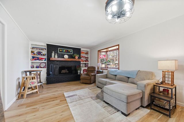 121 Western Ave, Haysville, KS 67060