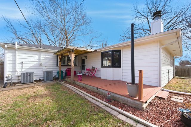 121 Western Ave, Haysville, KS 67060