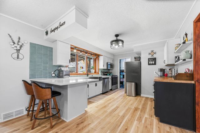 121 Western Ave, Haysville, KS 67060