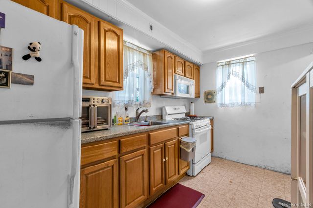 219-34 114th Avenue, Cambria Heights, NY 11411
