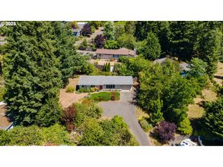 1294 N HENRY St, Coquille, OR 97423