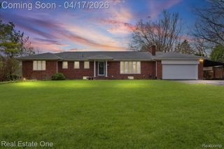 2888 Colonial Way, Bloomfield Hills, MI 48304