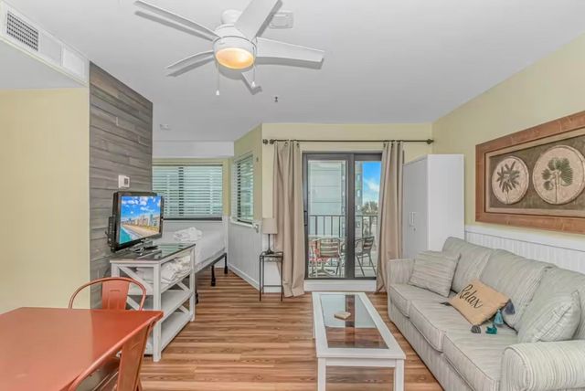 5905 S Kings Hwy Unit 205, Myrtle Beach, SC 29575