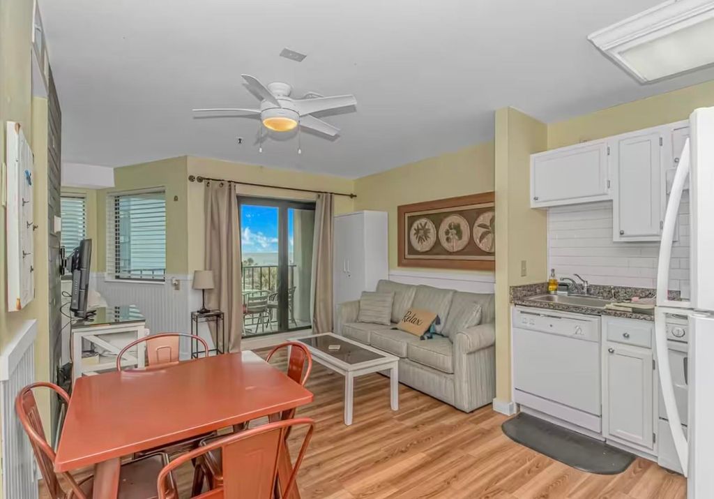 5905 S Kings Hwy Unit 205, Myrtle Beach, SC 29575 — photo 2