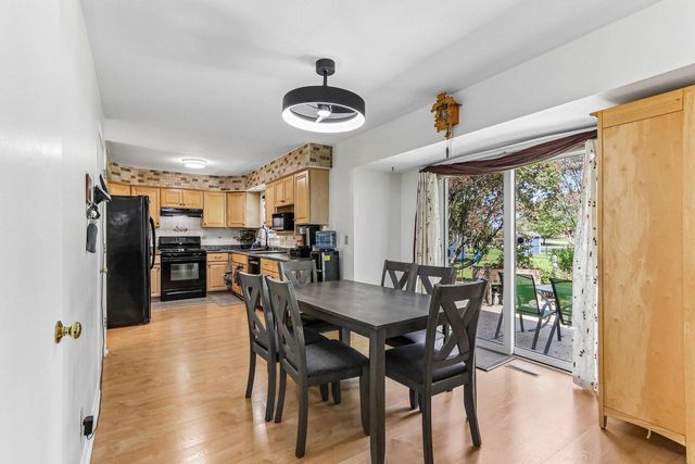 700 E Hobby LANE, Oak Creek, WI 53154