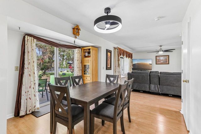700 E Hobby LANE, Oak Creek, WI 53154