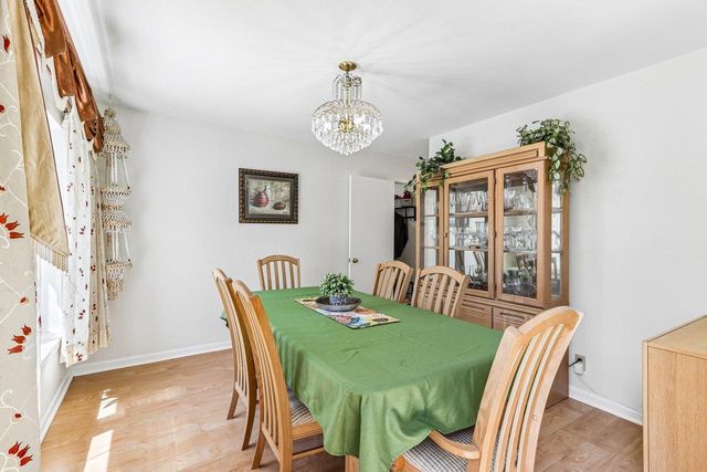 700 E Hobby LANE, Oak Creek, WI 53154