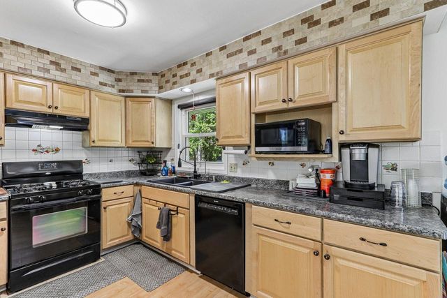 700 E Hobby LANE, Oak Creek, WI 53154