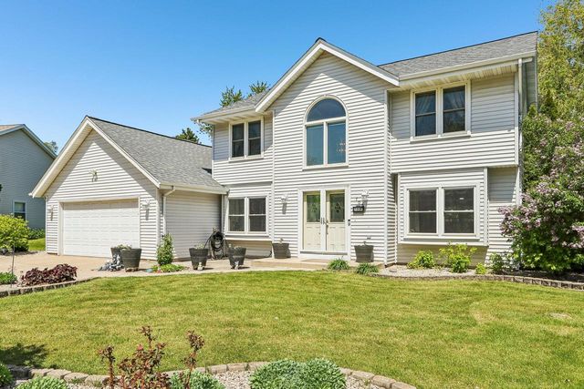 700 E Hobby LANE, Oak Creek, WI 53154