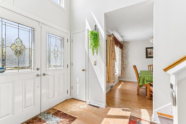 700 E Hobby LANE, Oak Creek, WI 53154