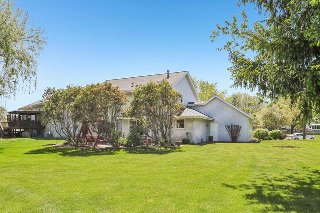 700 E Hobby LANE, Oak Creek, WI 53154
