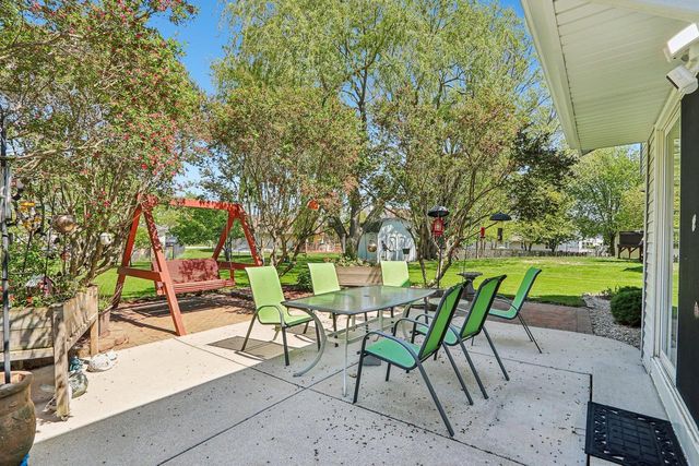 700 E Hobby LANE, Oak Creek, WI 53154