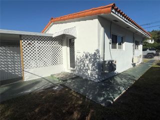 1120 NW 32nd Ct BACK, Miami, FL 33125
