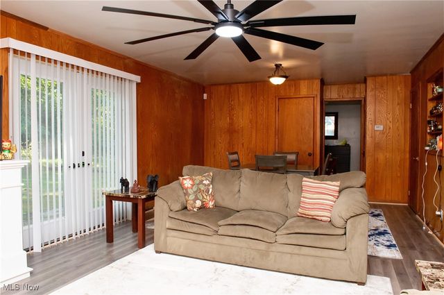 1863 Deerfield Avenue SW, Warren, OH 44485