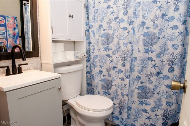 1863 Deerfield Avenue SW, Warren, OH 44485