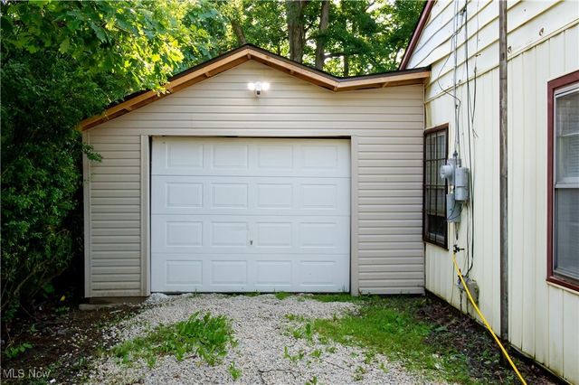 1863 Deerfield Avenue SW, Warren, OH 44485