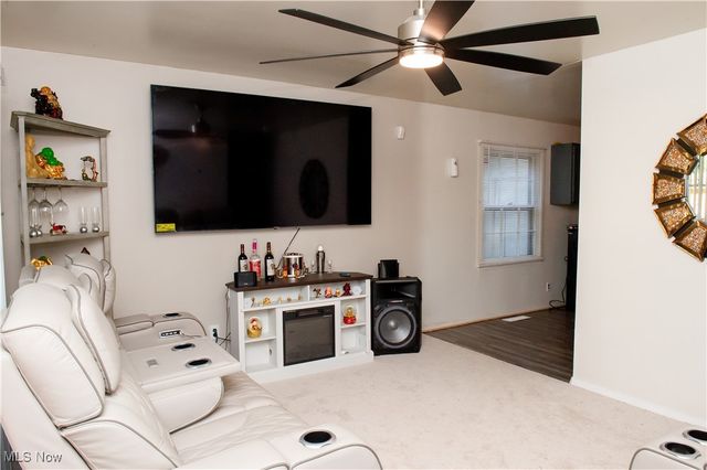 1863 Deerfield Avenue SW, Warren, OH 44485