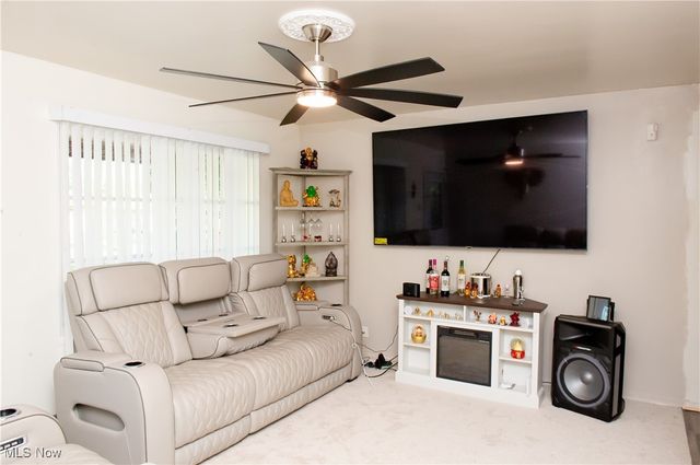 1863 Deerfield Avenue SW, Warren, OH 44485