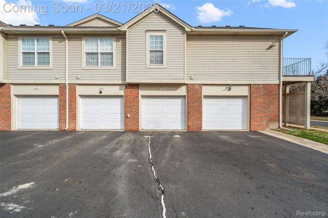 43935 Rushcliffe Drive, Sterling Heights, MI 48313