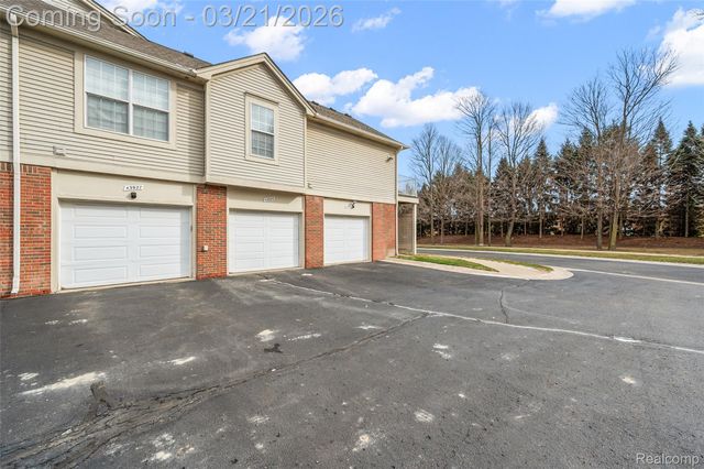 43935 Rushcliffe Drive, Sterling Heights, MI 48313