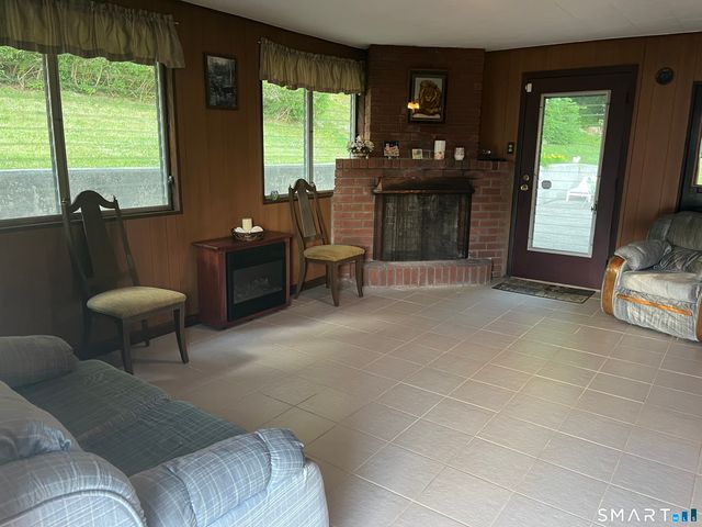 32 Homestead Avenue, Derby, CT 06418