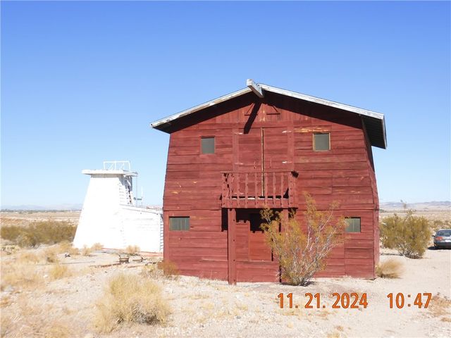 49700 Center Drive, Newberry Springs, CA 92365