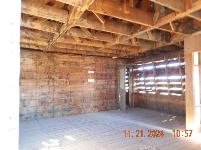 49700 Center Drive, Newberry Springs, CA 92365