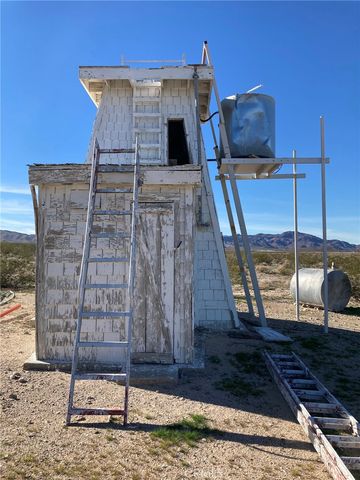 49700 Center Drive, Newberry Springs, CA 92365