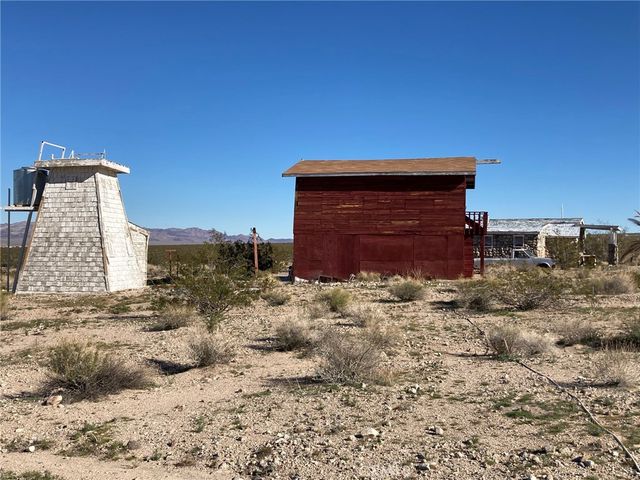 49700 Center Drive, Newberry Springs, CA 92365