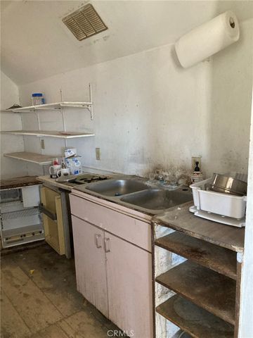 49700 Center Drive, Newberry Springs, CA 92365