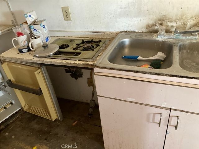 49700 Center Drive, Newberry Springs, CA 92365