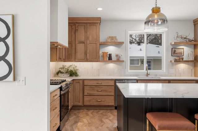 6225 W 37th Street, Saint Louis Park, MN 55416