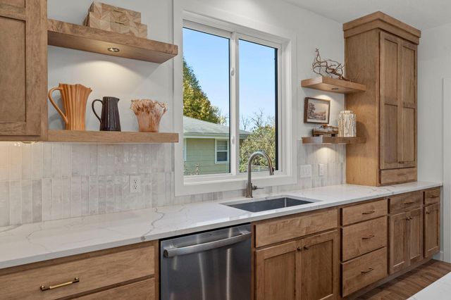 6225 W 37th Street, Saint Louis Park, MN 55416