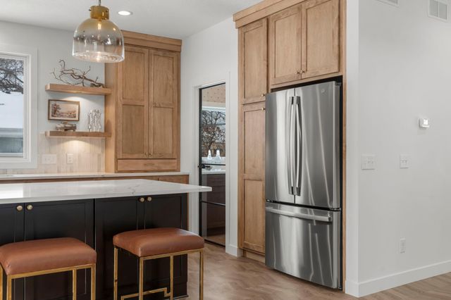 6225 W 37th Street, Saint Louis Park, MN 55416