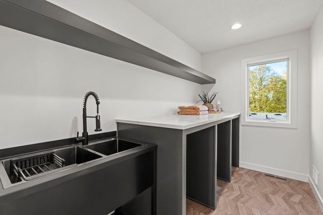 6225 W 37th Street, Saint Louis Park, MN 55416