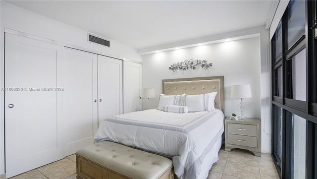 2017 S Ocean Dr 1510, Hallandale Beach, FL 33009