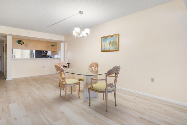 901 Seafarer Circle 306, Jupiter, FL 33477