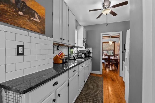 4218 Greenwood Place, Kansas City, MO 64111