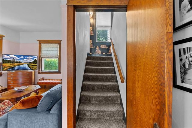 4218 Greenwood Place, Kansas City, MO 64111