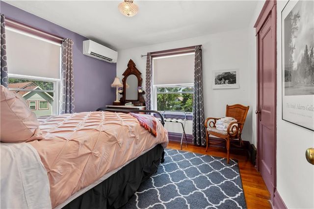 4218 Greenwood Place, Kansas City, MO 64111