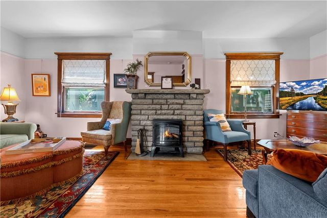 4218 Greenwood Place, Kansas City, MO 64111